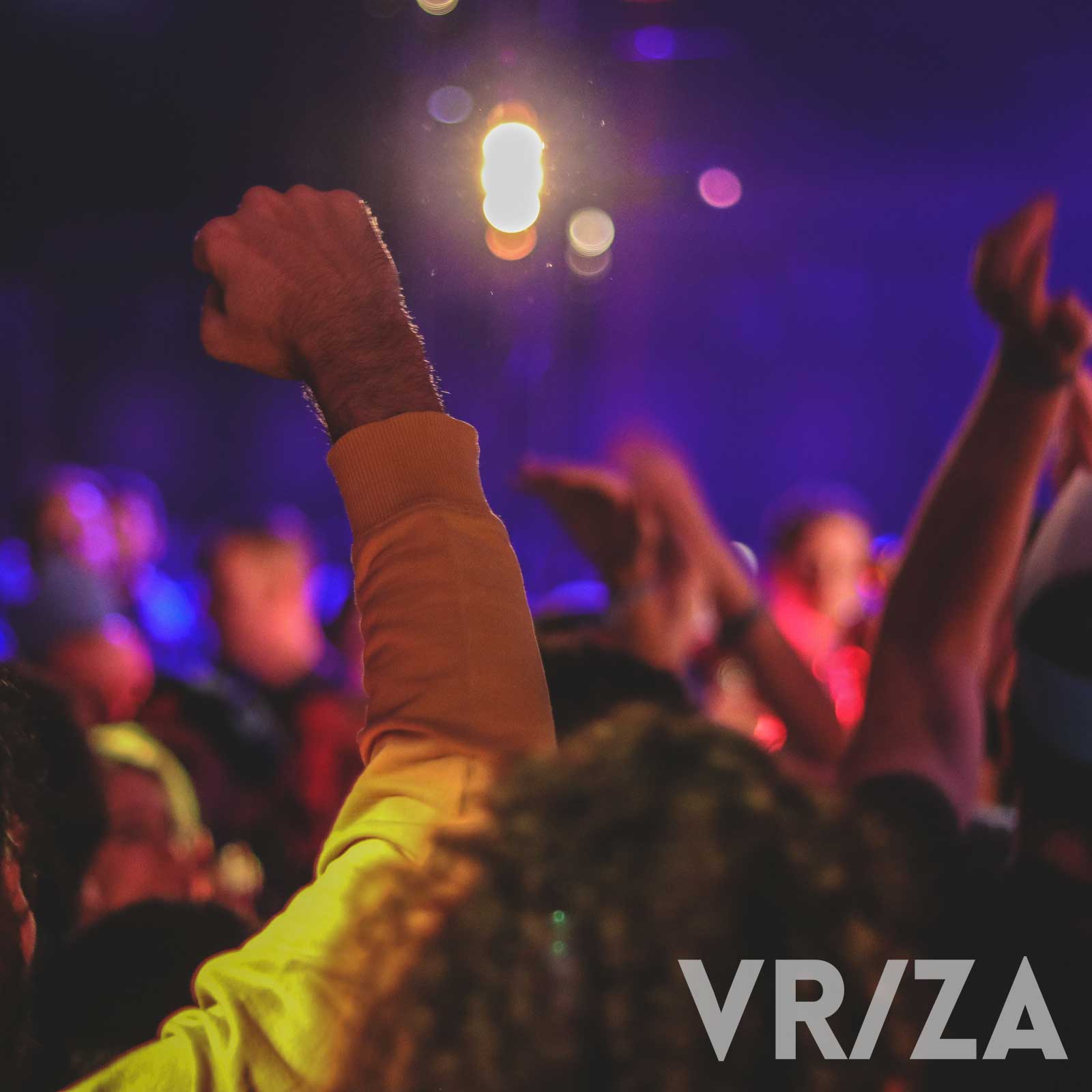 Jazzbende Op zondagmiddag kan je van 15:00 tot 18:00 bij Hofman genieten van live Jazz muziek. In de zomer luister je mee op ons terras. Met kouder verhuisd de band naar binnen. Sluit jouw weekend goed af onder genot van een drankje en de fijnste deuntjes van Jazzbende.